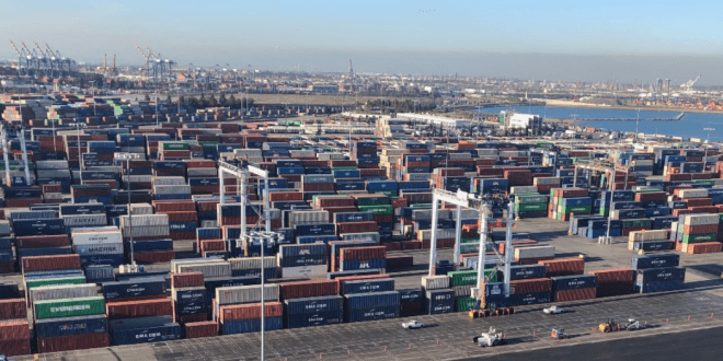 CMA CGM offers financial incentives to ease California congestion ...