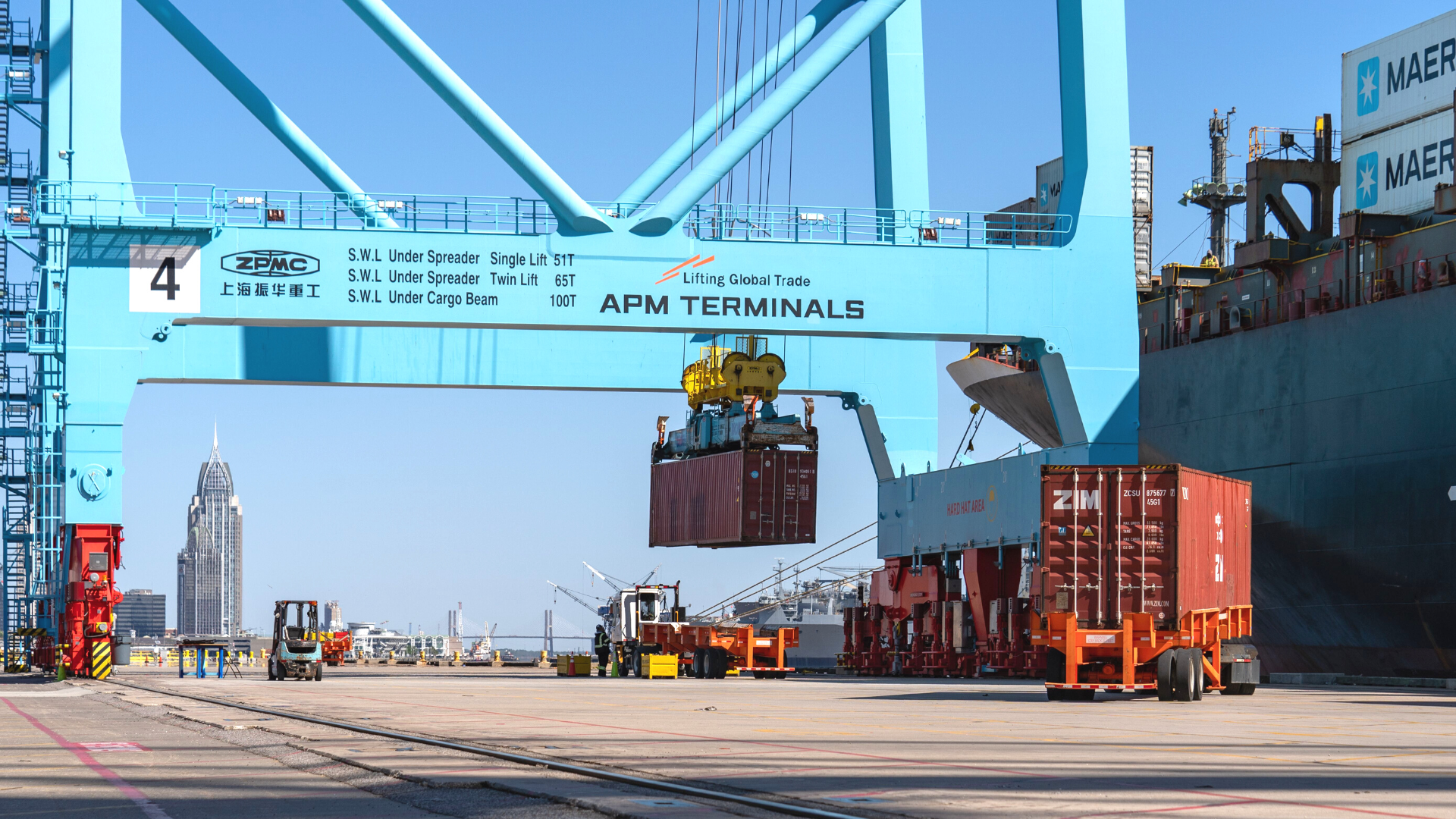 APM Temrinals invests US 60 million in electrification pilot