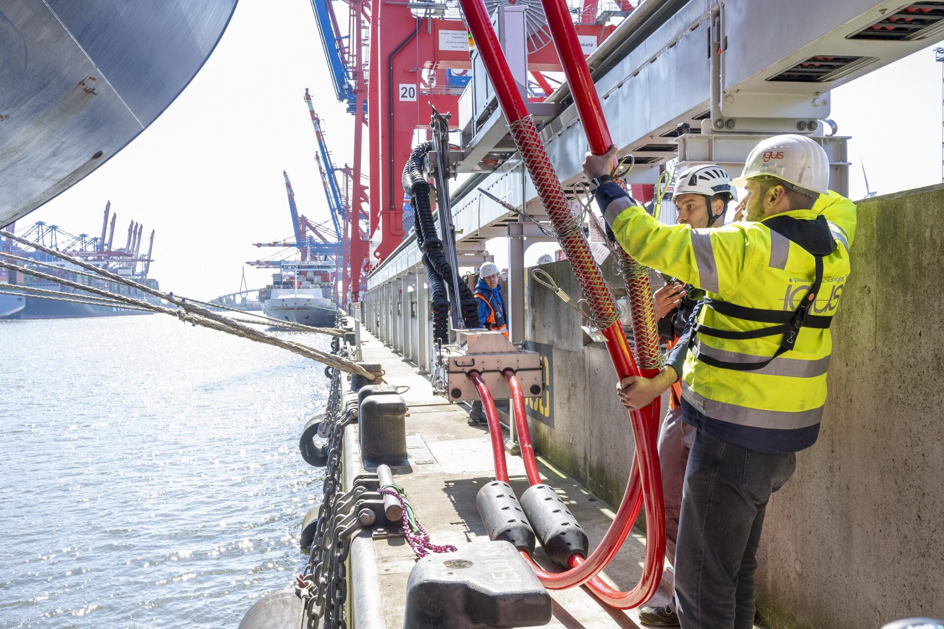Hamburg expands shore-side power supply to container ships - Container News