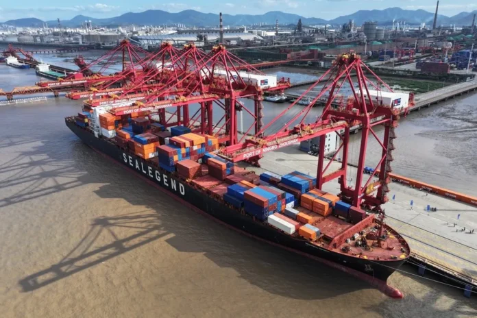 Istanbul Bridge loading in Ningbo