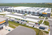 DHL opens climate-neutral logistics center in Halle