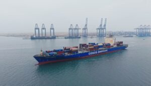 As Iran’s blockade reduces Hormuz traffic to single digits, COSCO is ordering LNG-powered vessels a bet on route recovery.