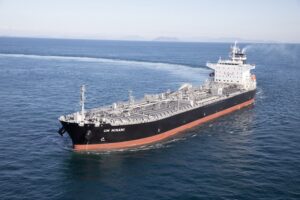 52,000-carry weight-ton Product Tanker “UM MINAMI”