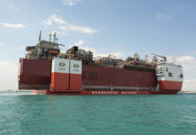 Suez Canal Authority oversees transit of heavy-lift giant HUA RUI LONG HUA RUI LONG vessel