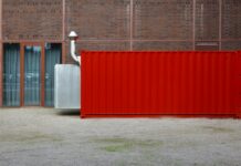4 Important Considerations When Choosing a Container for Your Move
