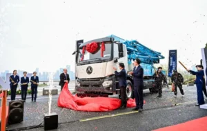 Intelligent Hybrid Pump Truck