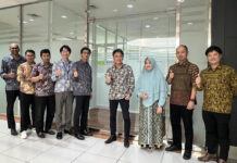 NX Group consolidates Indonesian Forwarding Units Photo of NX Indonesia Logistik representatives; sixth from left: President Masukata