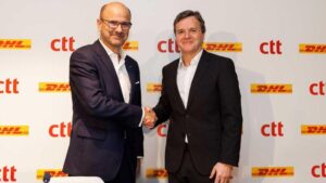 From left to right: João Bento, CEO of CTT - Correios de Portugal and Pablo Ciano, CEO DHL eCommerce