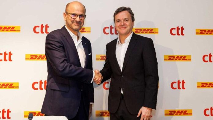 From left to right: João Bento, CEO of CTT - Correios de Portugal and Pablo Ciano, CEO DHL eCommerce