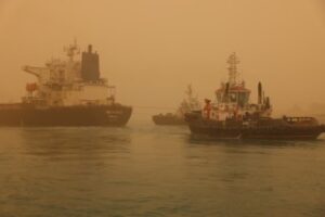Suez Canal Authority refloats grounded bulk carrier in swift salvage operation