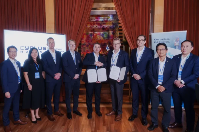 (L-R) Gabriel Yeo, Felina Lin, Radek Walczak, Roine Ahlquist, Nick Brown, Håkon Lenz, Taylor Wamberg, Ching Hun Goh, and Raye Ang