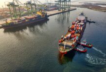 Sea-Intelligence: 2025 operating profit drops to USD 15.4bn containership in a port
