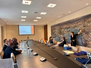 The Port Authority of Valencia has hosted an institutional delegation from the Port of Long Beach for the development of green corridors.