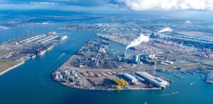 Greenhouse gas emissions from companies in the Port of Rotterdam industrial cluster increased by 11% , between 2024 and 2025.