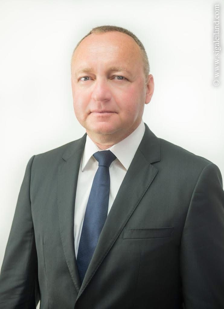 Chairman Shaul Schneider