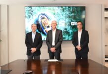 SAAM and SCHOTTEL sign global tugboat maintenance agreement Rafael Ferrada, CFO of SAAM; Stefan Buch, VP of After Sales Service at SCHOTTEL; and Hernán Gómez, CEO of SAAM, who formally signed the agreement.