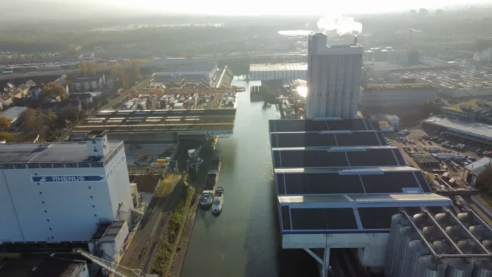 The largest photovoltaic power rooftop in the canton of Basel-Stadt is located on the terminal of Rhenus Port Logistics AG in the Port of Basel on the Rhine. Credits: Rhenus