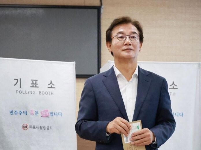 Pan Ocean and Sinokor Merchant Marine may join other South Korean shipping companies in relocating to Busan, after Jeon Jae-soo...