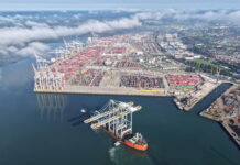DP World receives Europe’s largest quay cranes at Southampton Quay cranes arrive at DP World Southampton