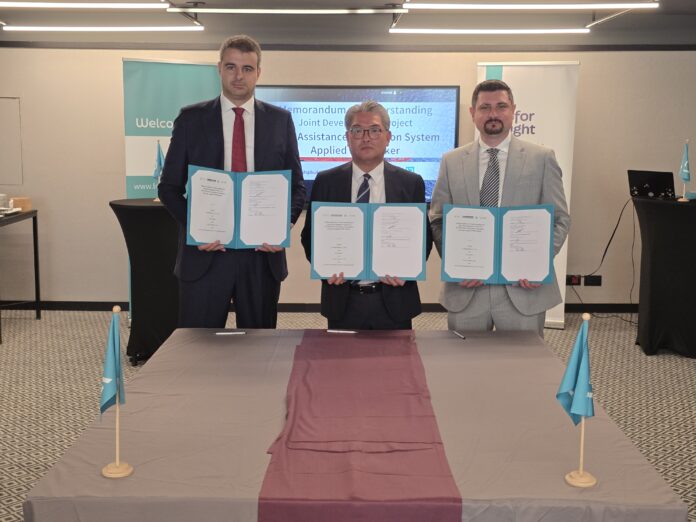 (l-r) Jose Bermudez Miguel, CEO of bound4blue; Gwan-Ho Song, Senior Managing Director and CMO of K Shipbuilding; and Joe Borg, Maritime Strategy Director, LR