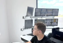 RIKON deploys remote crane control system at Spanish intermodal terminal A RIKON operator controlling one of the Valencia RMG cranes from a dedicated RROS workstation.