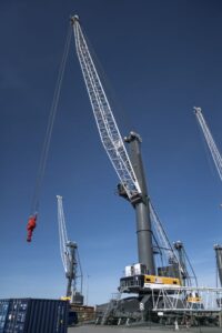 Broekman Logistics expands heavy-lift capacity with Liebherr LHM 800
