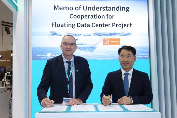 Andy McKeran, Chief Growth Officer, LR (left) and Young-Kyu Ahn, CTO, SHI