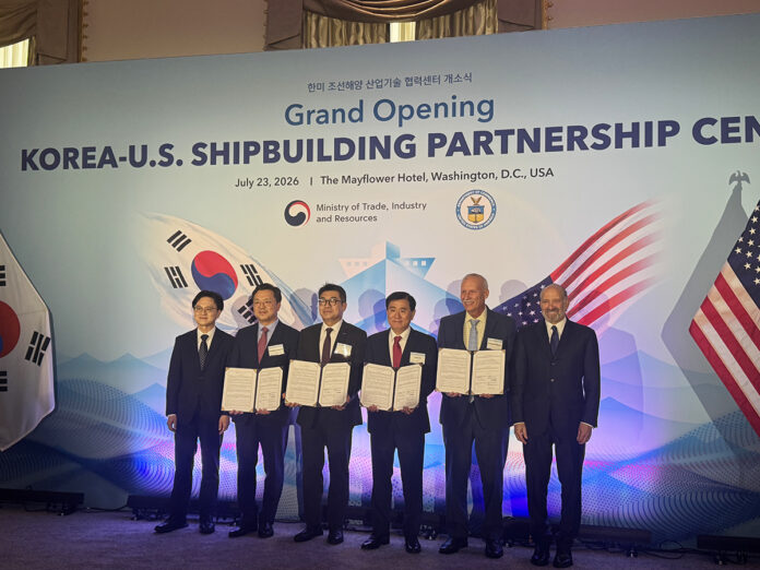 Kim Jung-Kwan, Republic of Korea Minister of Trade, Industry and Energy; Yoonjong Chun, Korea Institute for Advancement of Technology President; Jin Kim, Korea Research Institute of Ships & Ocean Engineering Vice President; Rodney Bowersox, Texas A&M University Senior Associate Dean for Research, College of Engineering; Patrick Ryan, ABS Senior Vice President and Chief Technology Officer; and Howard Lutnick, U.S. Secretary of Commerce.