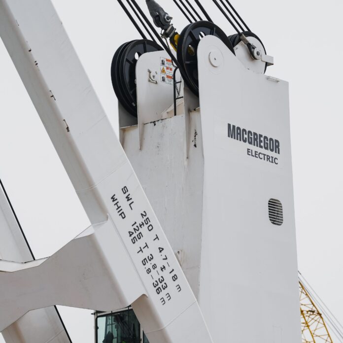 MacGregor Electric Crane
