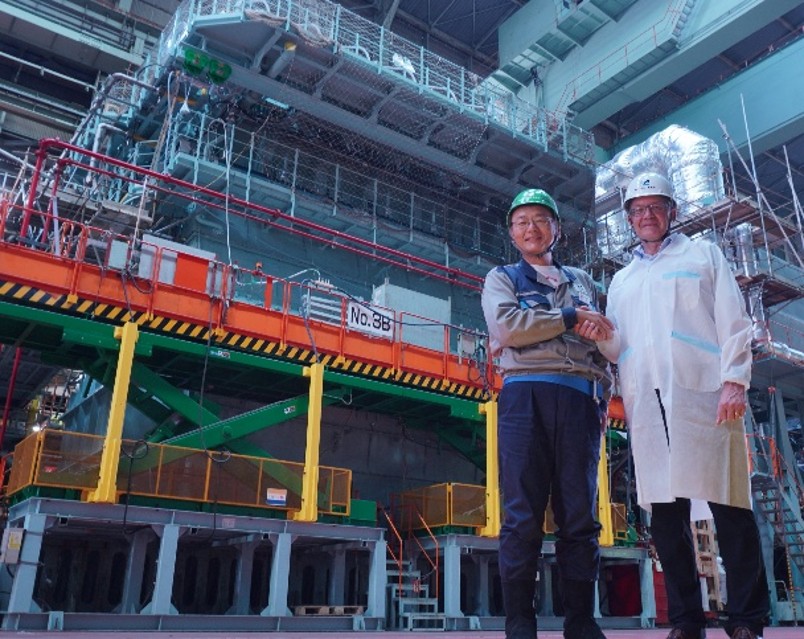 Left: Takumi, Executive Officer, General Manager of Tamano General Office, MITSUI E&SRight: Wolfgang Dunger, Representative Director and President, WinGD Japan