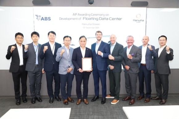(L to R): ShangHyeon Kim, Hanwha Ocean Principal Electrical Engineer, Offshore Product Development Team; Jingul Kim, Hanwha Ocean Principal Electrical Engineer, Offshore Product Development Team; Hobyung Jung, Hanwha Ocean Leader of Offshore Product Development Team, GM; Dong Kwon (Duke) Lee, Hanwha Ocean Senior Vice President, Head of Basic Performance R&D Center; Young-chang (James) Shon, Hanwha Ocean Chief Technology Officer, Product & Technology Strategy; Joshua Divin, ABS Senior Vice President, Marine Business Development; Frank Genco, ABS Vice President, Strategic Accounts; Joe Woods, ABS Consulting Senior Vice President, Business Development; Matthew Mueller, ABS Vice President, North Pacific Business Development; and SeMin Kim, ABS Director, Strategic Accounts.