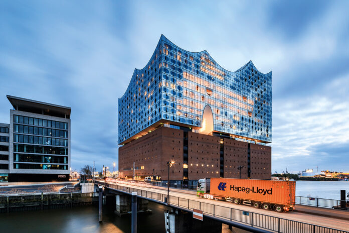 Hapag-Lloyd truck