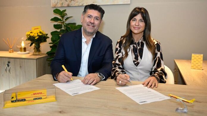 Erik Meade, CEO DHL Global Forwarding Latin America and Natalia Sadurskas, General Manager of Aero Cargas S.A.