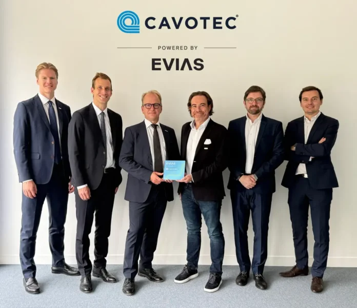 Cavotec and EVIAS teams at the partnership signing.